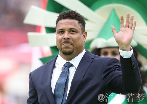 48岁大罗豪言踢欧冠却连遭打击:5年内3次降级,寻求卖队 48岁大罗豪言踢欧冠却连遭打击:5年内3次降级,寻求卖队